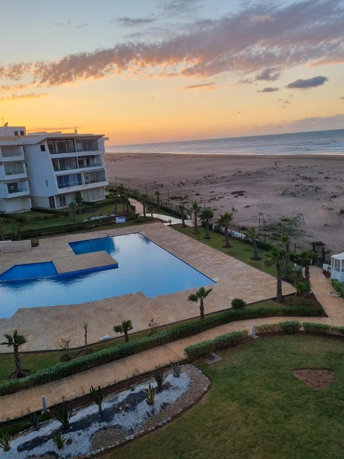 Sidi Rahal Blue View, Beachfront Wide Seaview With Pool 外观 照片